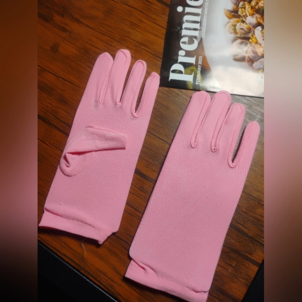 🛍️ Brand New Baby Pink Short Stretchy Gloves 👐🙌